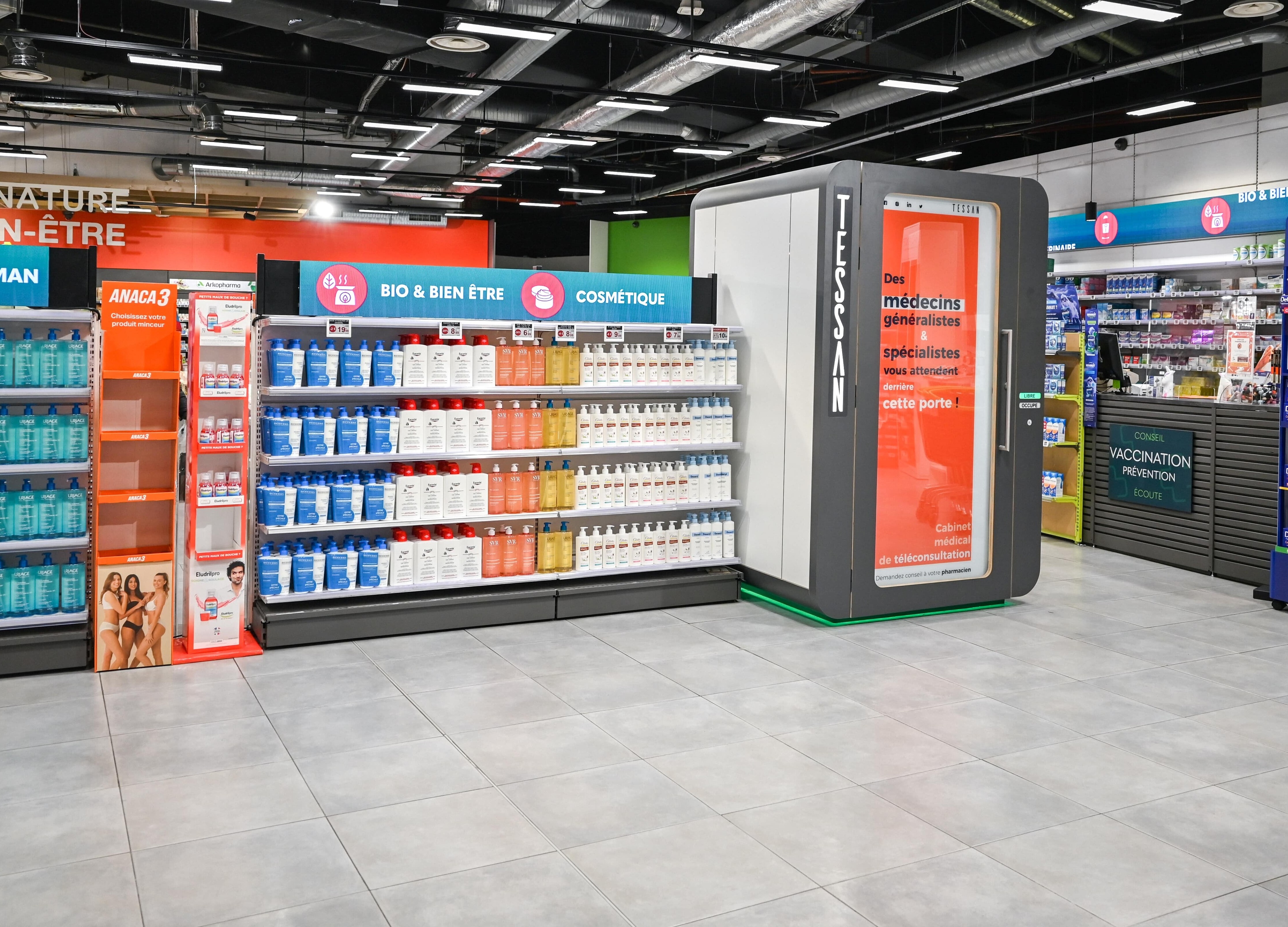 Cabine install‚e en pharmacie (1) (1)